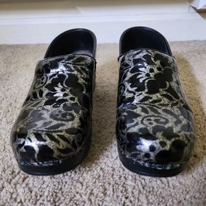 Dansko nursing clogs size 39